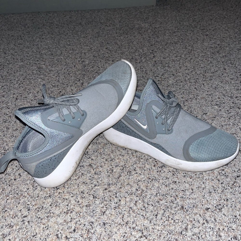 Nike Lunarcharge Shoes